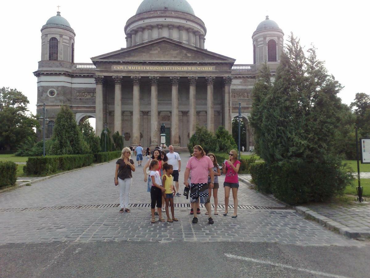 Ubytovanie Danube Štúrovo Esterno foto